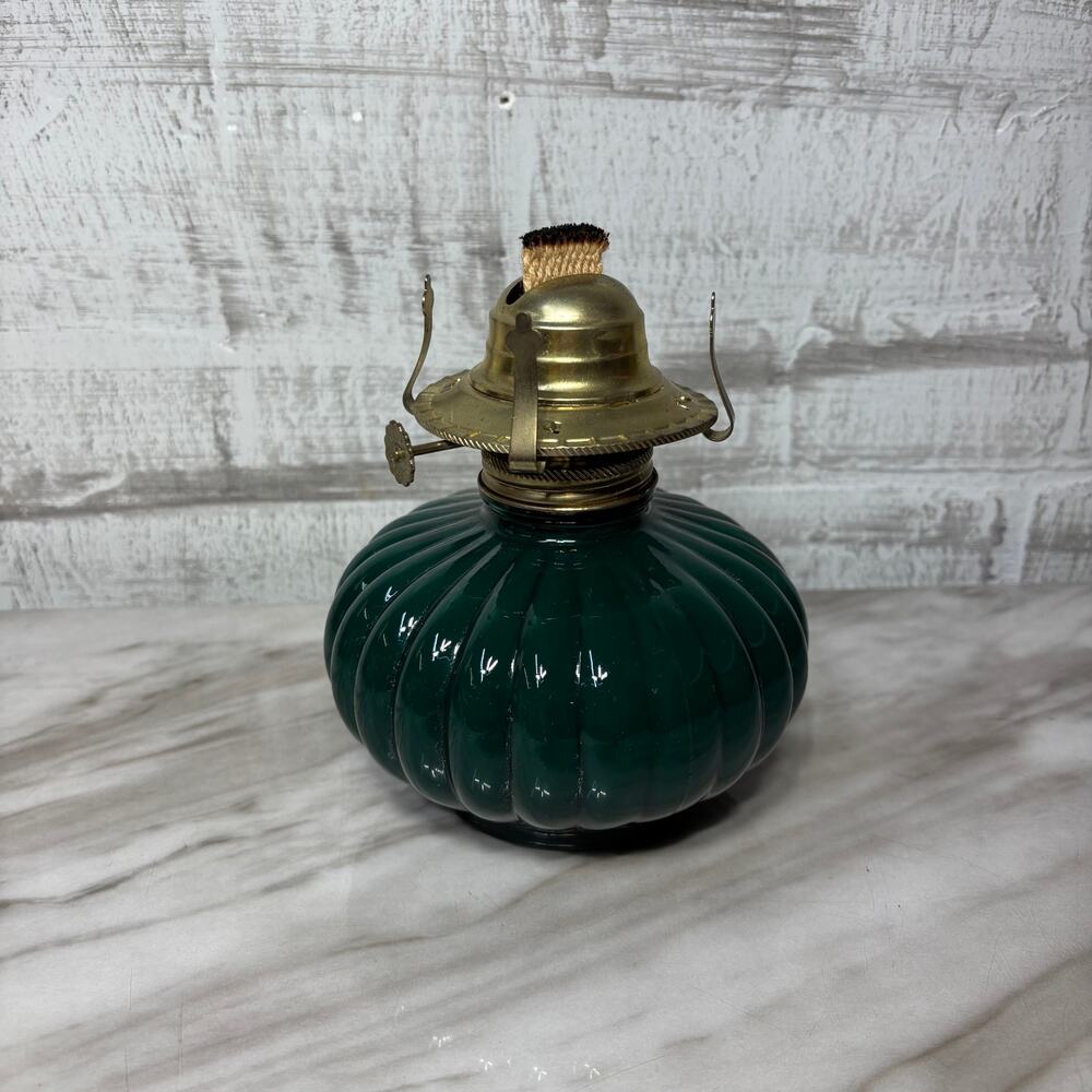 Vintage Lamplight Farms Emerald Green Kerosene Oil Lamp Model 330